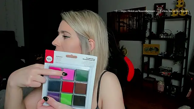 Snapshot of Lisaonthemoon chatting on February 2026 07:45:01 PM Lisaonthemoon online show from February 2026 07:45:01 PM