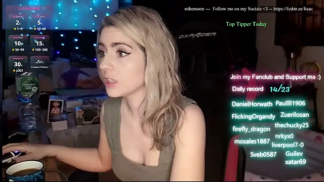 Snapshot of Lisaonthemoon chatting on July 2026 06:13:01 PM Lisaonthemoon online show from July 2026 06:13:01 PM