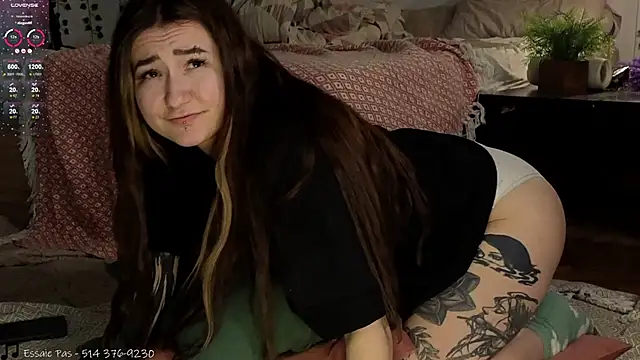 Megan  Hart online show from December 2024 11:00:02 AM