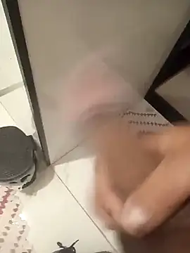 Snapshot of dredre1069 chatting on February 2025 11:04:02 PM dredre1069 online show from February 2025 11:04:02 PM