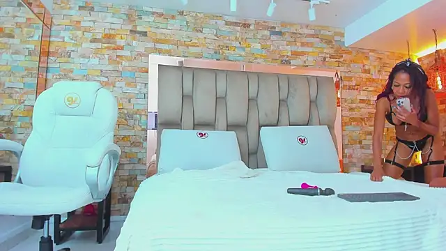 karla dunn online show from September 2025 08:44:01 PM