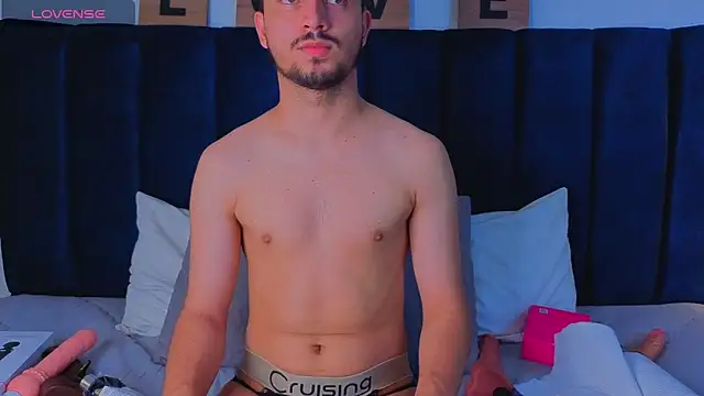 Issac james  online show from March 2026 03:39:01 AM