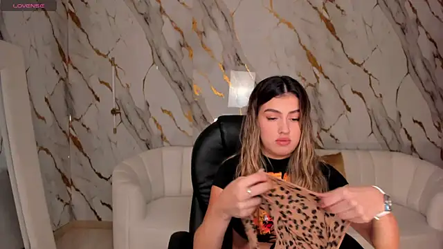 Snapshot of PaulinaSantos_ chatting on March 2025 07:17:02 PM PaulinaSantos online show from March 2025 07:17:02 PM