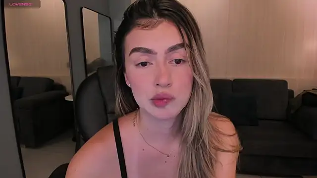 Snapshot of PaulinaSantos_ chatting on March 2025 05:17:02 PM PaulinaSantos online show from March 2025 05:17:02 PM