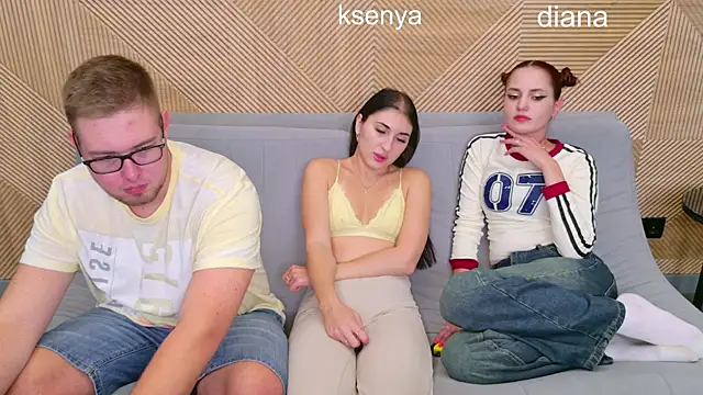 Ksenny online show from September 2025 12:27:02 PM