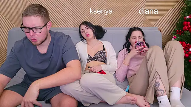 Ksenny online show from December 2025 03:59:01 AM