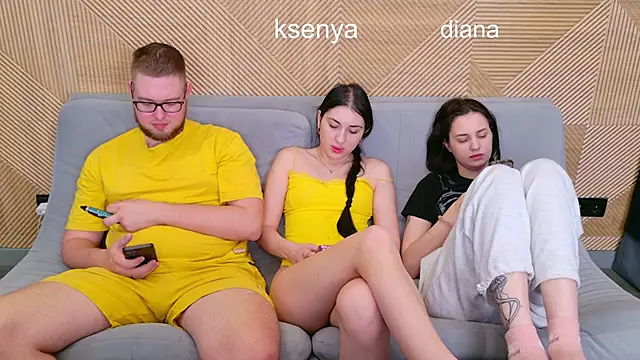 Snapshot of Ksenny chatting on May 2026 06:43:02 AM Ksenny online show from May 2026 06:43:02 AM