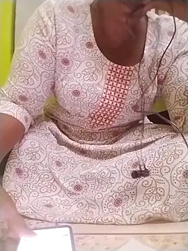 Tamilpriya46 online show from October 2025 04:57:02 PM