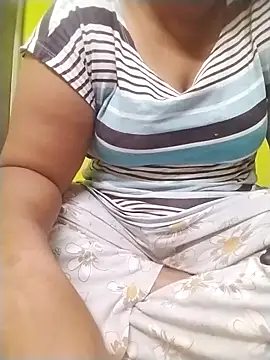 Tamilpriya46 online show from October 2025 05:33:02 PM