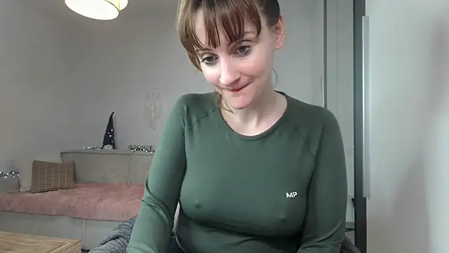 Snapshot of victoirenextdoor chatting on December 2024 09:28:01 PM victoirenextdoor online show from December 2024 09:28:01 PM