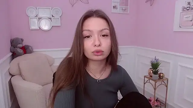 LucySkilar online show from December 2024 06:22:02 AM