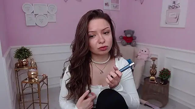 LucySkilar online show from February 2026 05:36:01 AM