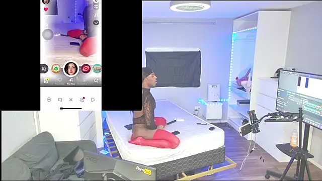 Snapshot of THICKwithDICKK chatting on February 2025 04:44:01 PM THICKwithDICKK online show from February 2025 04:44:01 PM