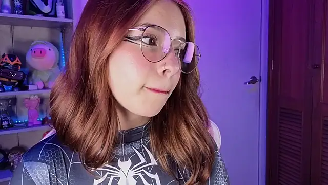 EmilyMiller  online show from December 2025 04:56:01 PM