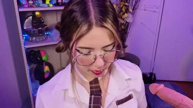 Snapshot of EmilyMiller_ chatting on March 2026 04:13:02 PM EmilyMiller online show from March 2026 04:13:02 PM