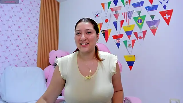 Snapshot of Soyqueen chatting on June 2026 03:56:01 PM Soyqueen online show from June 2026 03:56:01 PM