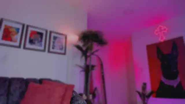 Taylor  foxxx online show from October 2025 05:15:01 AM