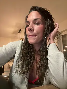 Lady Knaller online show from April 2026 07:17:02 PM