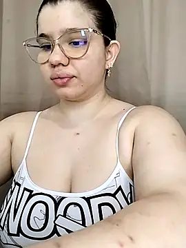 Danzel1105 online show from November 2025 06:52:02 PM