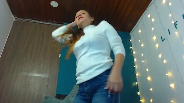 camila delarosa online show from December 2024 12:38:01 PM