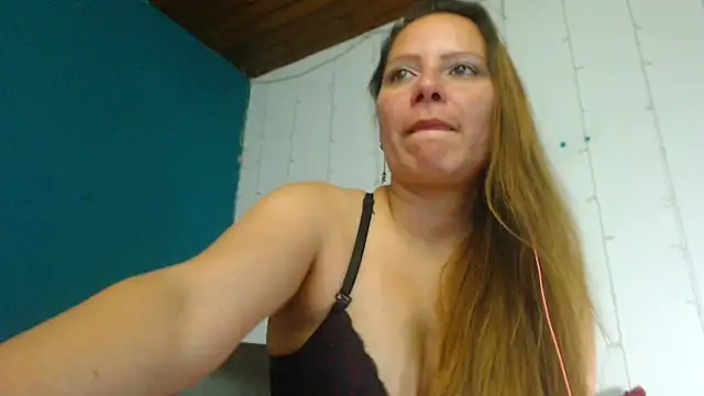 camila delarosa online show from January 2025 06:38:02 PM