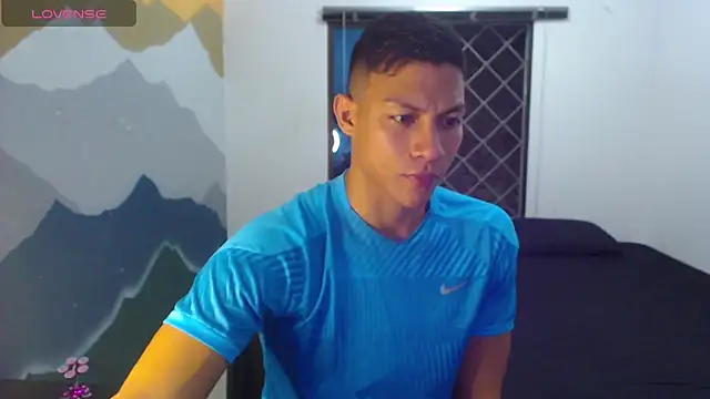 Snapshot of aalan_foxter chatting on January 2025 04:07:01 AM aalan foxter online show from January 2025 04:07:01 AM