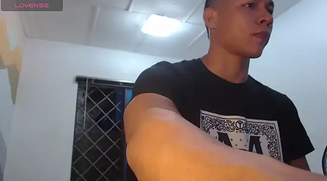 Snapshot of aalan_foxter chatting on January 2025 03:01:02 AM aalan foxter online show from January 2025 03:01:02 AM