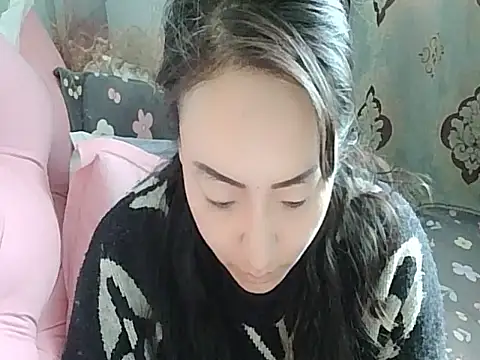 Snapshot of Xylona666 chatting on February 2025 09:32:02 AM Xylona666 online show from February 2025 09:32:02 AM