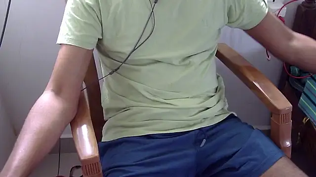 Snapshot of The_SHY_uncut chatting on December 2024 05:56:01 AM The SHY uncut online show from December 2024 05:56:01 AM