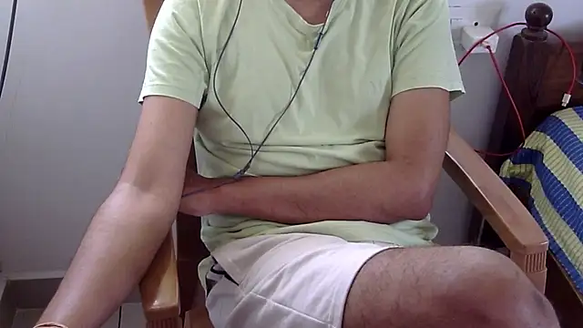 Snapshot of The_SHY_uncut chatting on March 2025 04:52:01 AM The SHY uncut online show from March 2025 04:52:01 AM