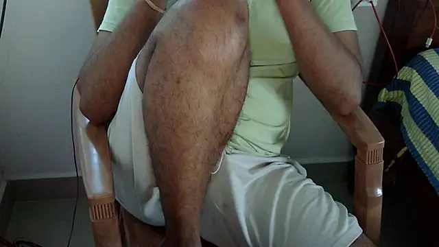 Snapshot of The_SHY_uncut chatting on March 2025 12:33:02 PM The SHY uncut online show from March 2025 12:33:02 PM