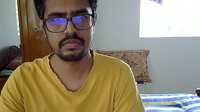 Snapshot of The_SHY_uncut chatting on October 2025 05:25:01 AM The SHY uncut online show from October 2025 05:25:01 AM