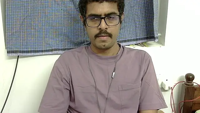 Snapshot of The_SHY_uncut chatting on October 2025 01:12:02 PM The SHY uncut online show from October 2025 01:12:02 PM