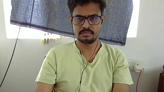 Snapshot of The_SHY_uncut chatting on November 2025 06:23:02 AM The SHY uncut online show from November 2025 06:23:02 AM