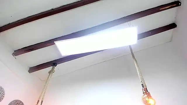 Oriana Guzman online show from February 2025 12:44:02 PM