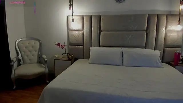 Oriana Guzman online show from July 2026 11:03:01 PM