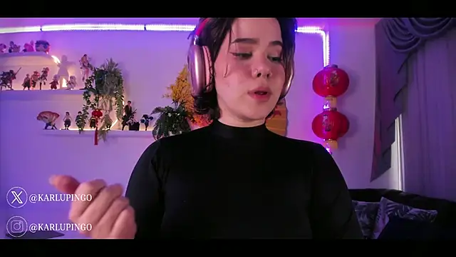 albaismynameX online show from February 2025 12:03:02 PM