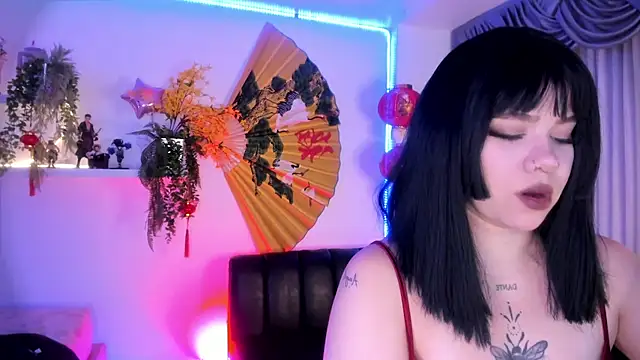 albaismynameX online show from March 2025 12:25:01 PM