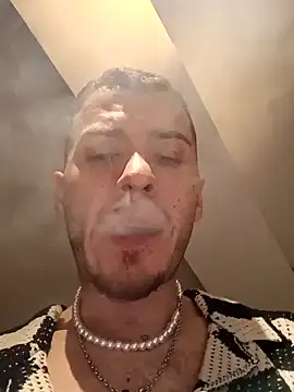 Snapshot of BenDover313OF chatting on December 2024 04:40:01 AM BenDover313OF online show from December 2024 04:40:01 AM