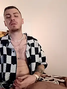 Snapshot of BenDover313OF chatting on December 2024 03:39:01 AM BenDover313OF online show from December 2024 03:39:01 AM