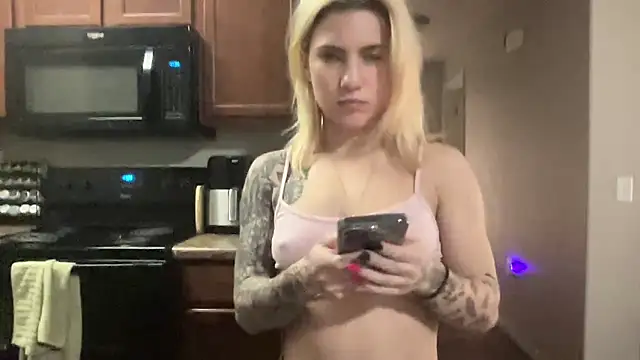 NatalieKneals online show from January 2025 06:35:02 AM