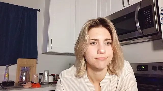 Snapshot of NatalieKneals chatting on February 2026 02:54:01 AM NatalieKneals online show from February 2026 02:54:01 AM