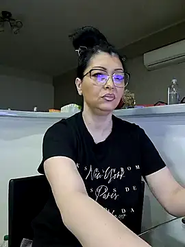 Milf Abigail online show from March 2025 10:11:01 PM