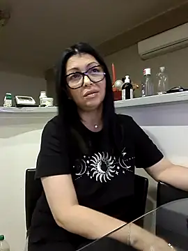 Milf Abigail online show from November 2025 10:33:02 PM