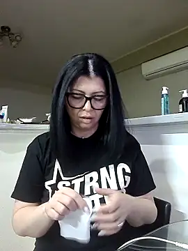 Milf Abigail online show from March 2026 11:33:01 PM