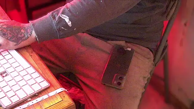 Snapshot of AlanDickson chatting on February 2026 10:00:01 AM AlanDickson online show from February 2026 10:00:01 AM