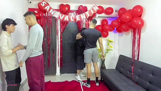 Snapshot of badguyss_bisex chatting on February 2026 11:36:02 AM badguyss bisex online show from February 2026 11:36:02 AM