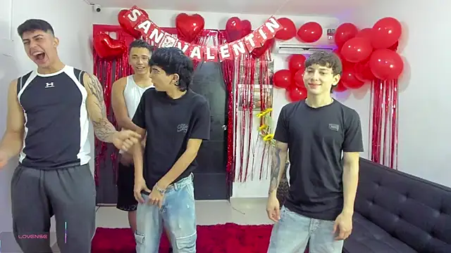 Snapshot of badguyss_bisex chatting on February 2026 11:37:01 AM badguyss bisex online show from February 2026 11:37:01 AM