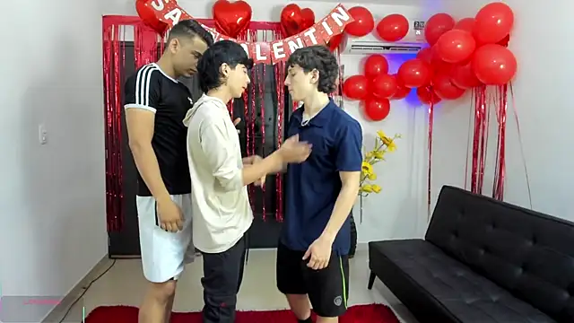 Snapshot of badguyss_bisex chatting on February 2026 11:30:02 AM badguyss bisex online show from February 2026 11:30:02 AM