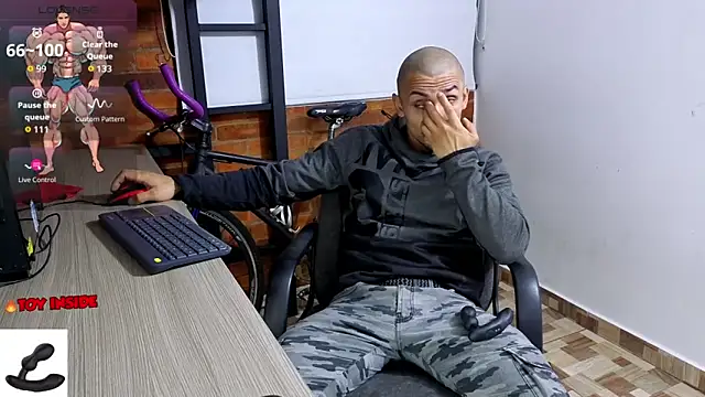 Marck Muscle online show from November 2025 04:23:02 AM